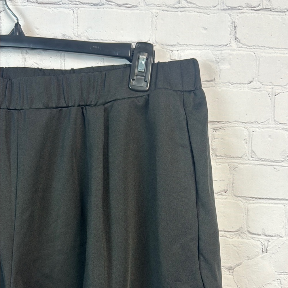 BloomChic Black High Waist Shorts with Scalloped Trim - Picture 3 of 5